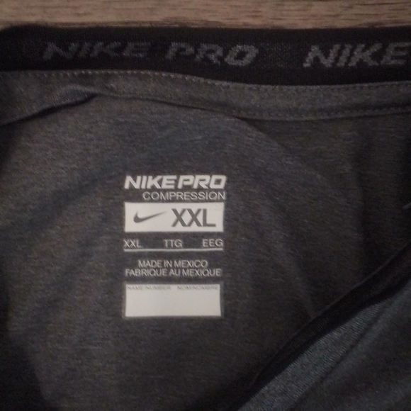 Men's 2xl Nike fitted shirt - Picture 5 of 5